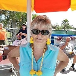 Meet your Posher, Suzanne